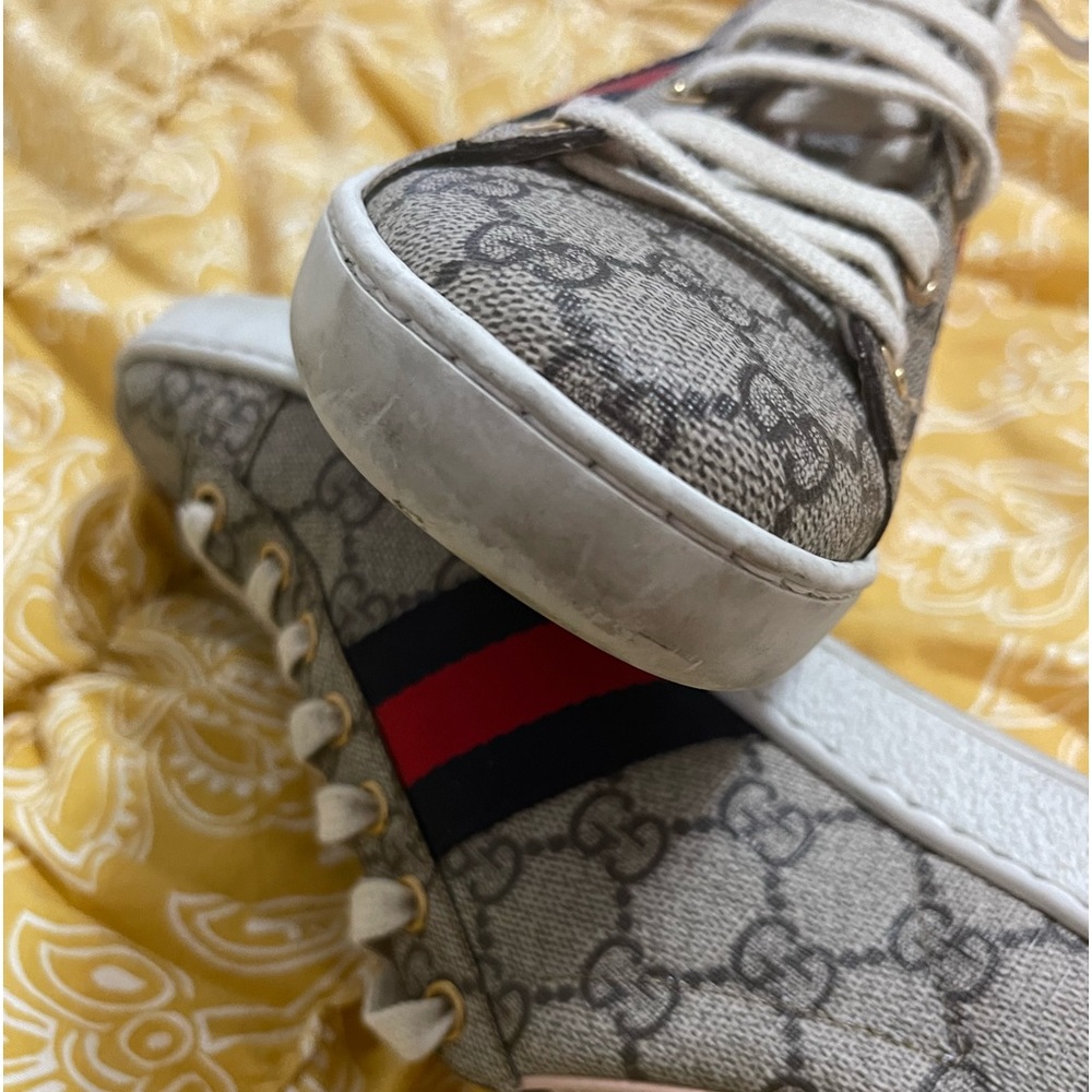 Authentic Gucci sneakers size 9 from Nordstroms  the soles are worn (see pics) - Picture 9 of 13